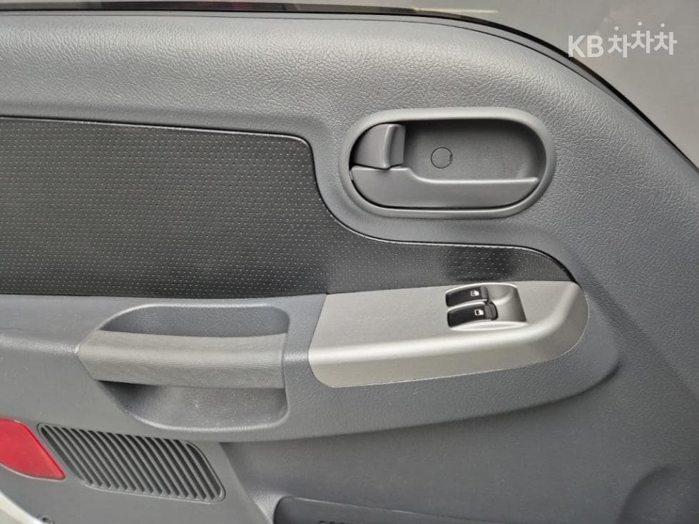 Киа The New (фейслифт) Бонго 3 (лек) EVBox Truck 1 тон 저상형 Королевска кабина Удължено междуосие Стандартен - 15