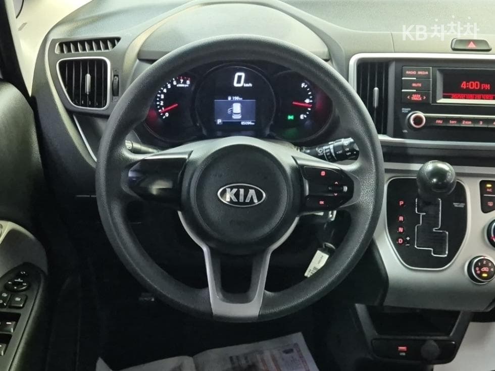 Киа The New (фейслифт) Рей (ван) Ван1.0 Бензин Ван 2-местен Престиж - 9