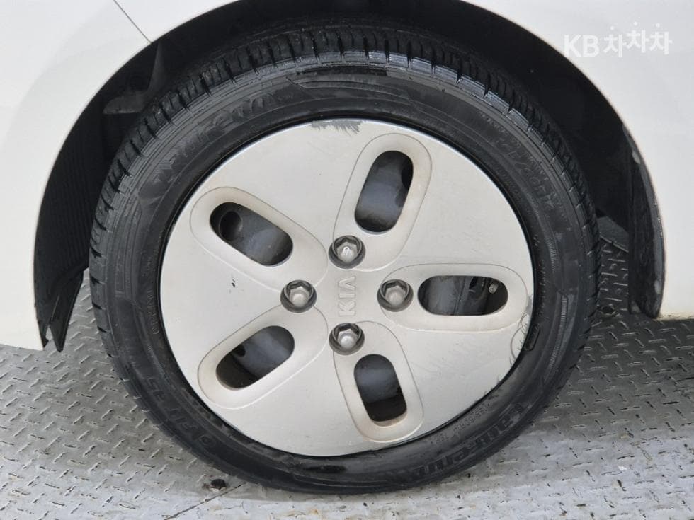 Киа The New (фейслифт) Рей (ван) Ван1.0 Бензин Ван 2-местен Престиж - 17