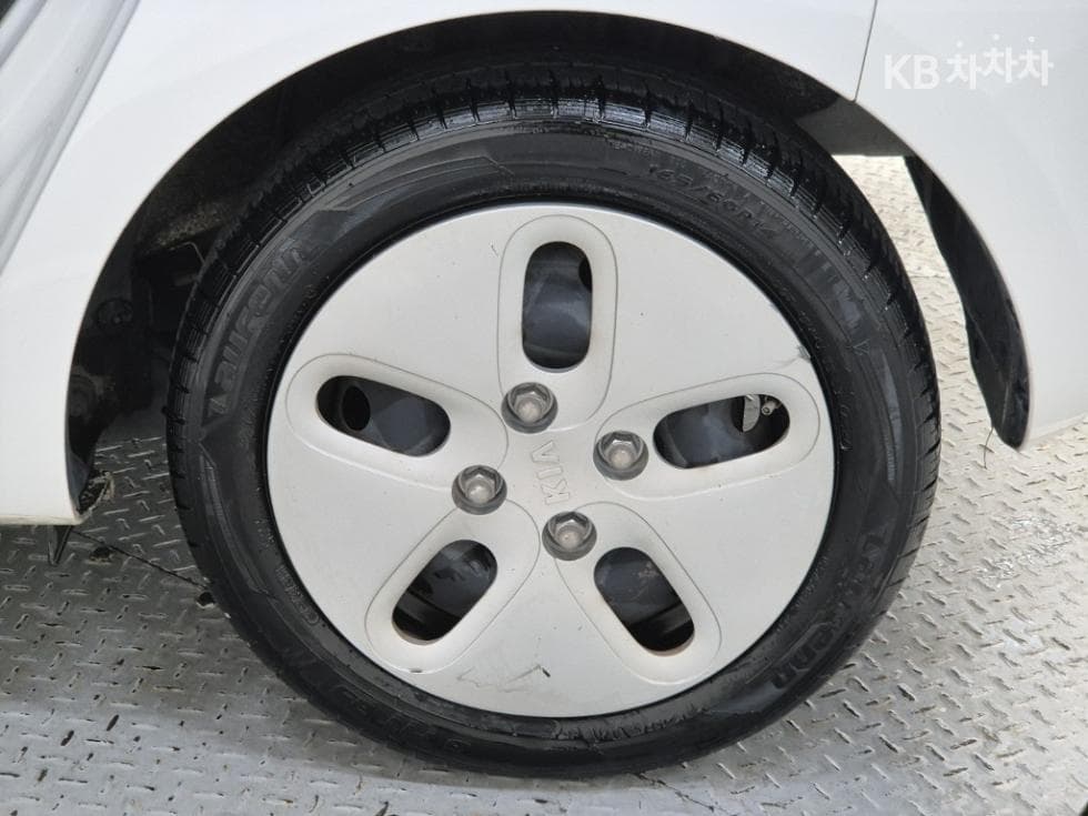 Киа The New (фейслифт) Рей (ван) Ван1.0 Бензин Ван 2-местен Престиж - 18