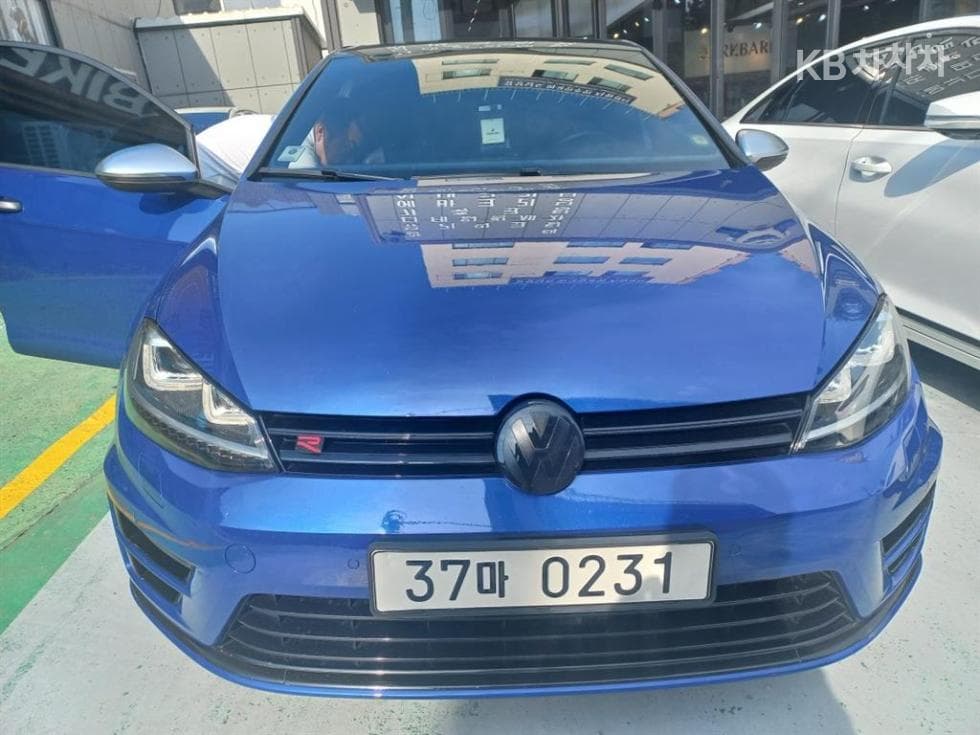 Volkswagen Голф 2.0 Турбонагнетен Стратифициран Инжекция (ВВ) R - Image 1