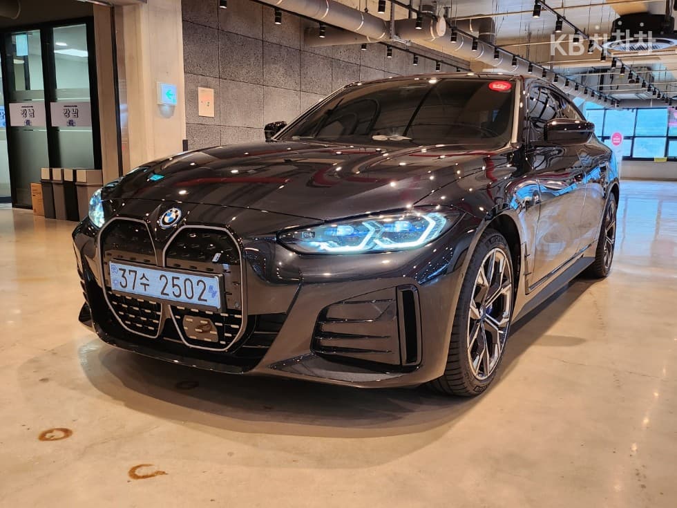 BMW i4 eDrive40 M Sport Pro - Image 1