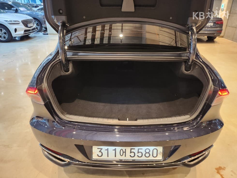 Hyundai The New (facelift) Grandeur (Azera)2.5 Exclusive - 23