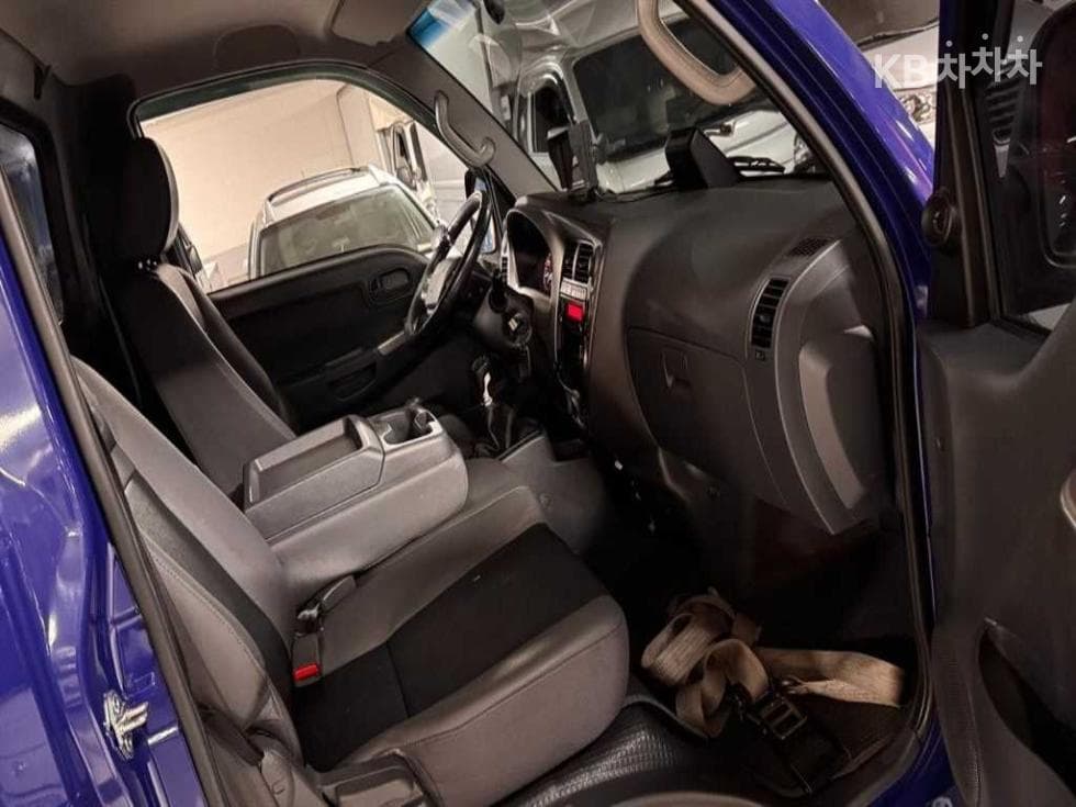 Киа The New (фейслифт) Бонго 3 (лек)1.2Тон 표준캡 Удължено междуосие 2WD GL - 11