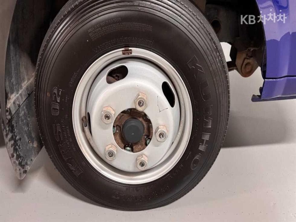 Киа The New (фейслифт) Бонго 3 (лек)1.2Тон 표준캡 Удължено междуосие 2WD GL - 13