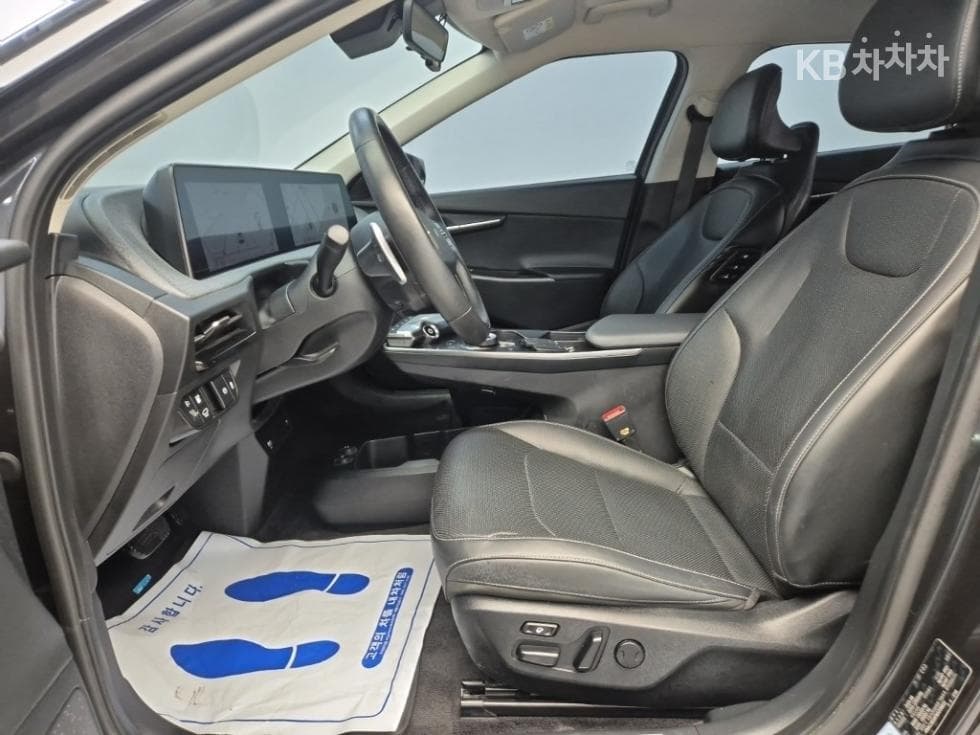 Киа EV6롱 레Местен지 2WD Air - 11