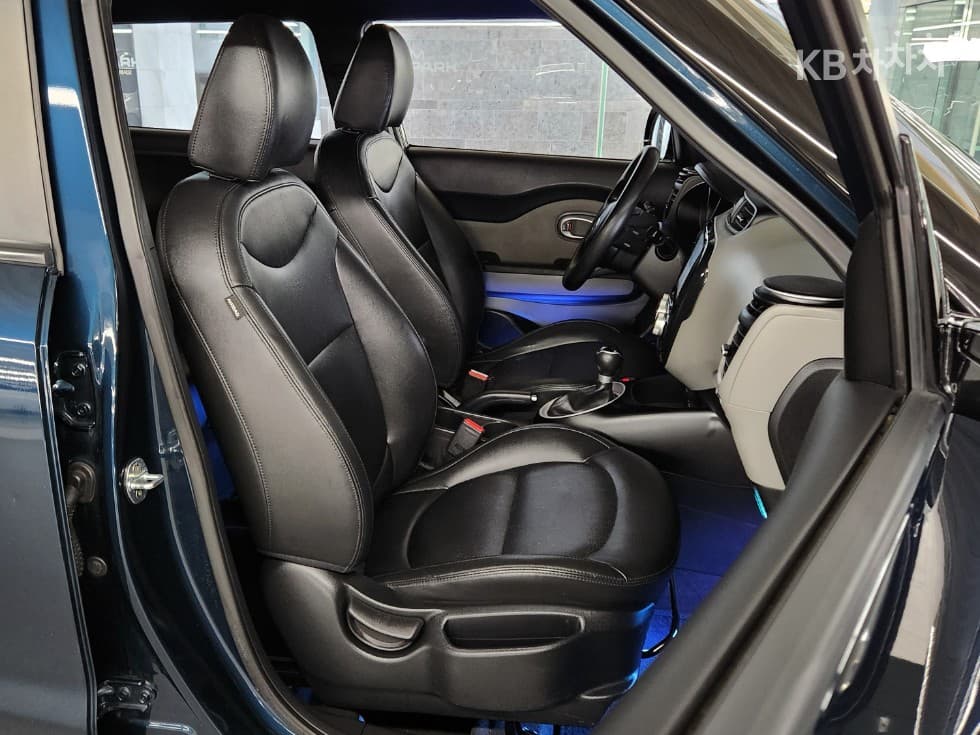 (21mo0102)Kia The New Soul 1.6 Gasoline Trendy - 12