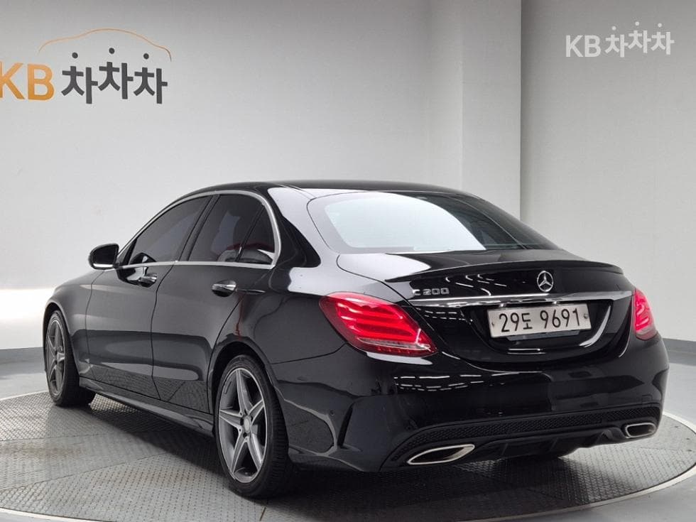 Mercedes-Benz The New (фейслифт) C-КласC200 AMG Line - 2