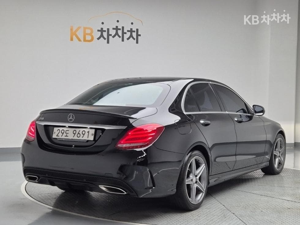Mercedes-Benz The New (фейслифт) C-КласC200 AMG Line - 3