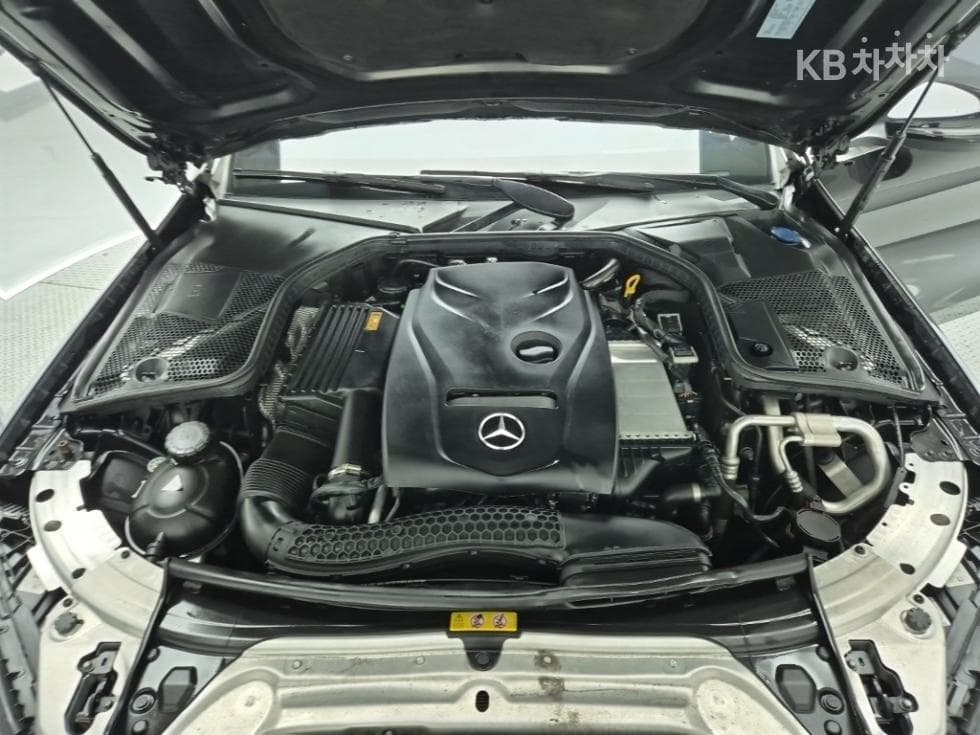 Mercedes-Benz The New (фейслифт) C-КласC200 AMG Line - 5