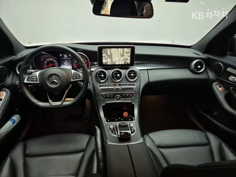 Mercedes-Benz The New (фейслифт) C-КласC200 AMG Line - 7