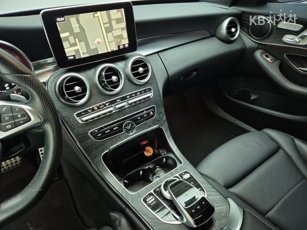 Mercedes-Benz The New (фейслифт) C-КласC200 AMG Line - 10