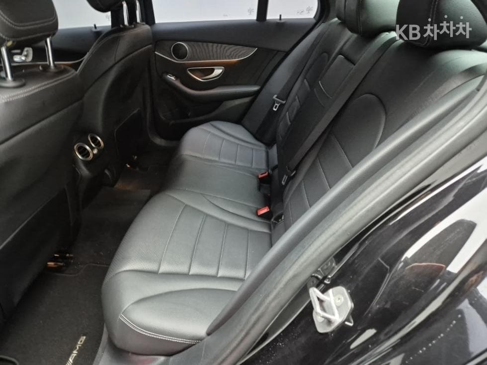 Mercedes-Benz The New (фейслифт) C-КласC200 AMG Line - 12