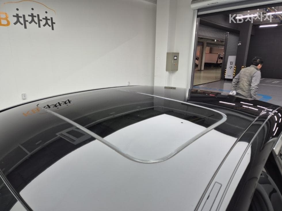 Mercedes-Benz The New (фейслифт) C-КласC200 AMG Line - 13