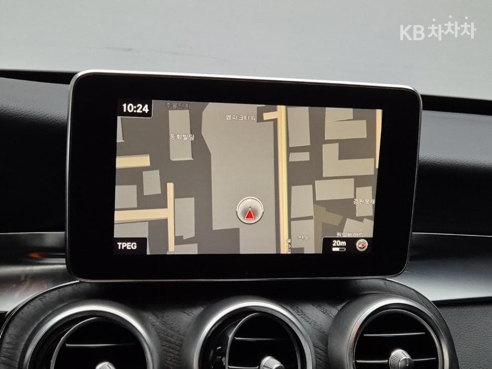 Mercedes-Benz The New (фейслифт) C-КласC200 AMG Line - 14