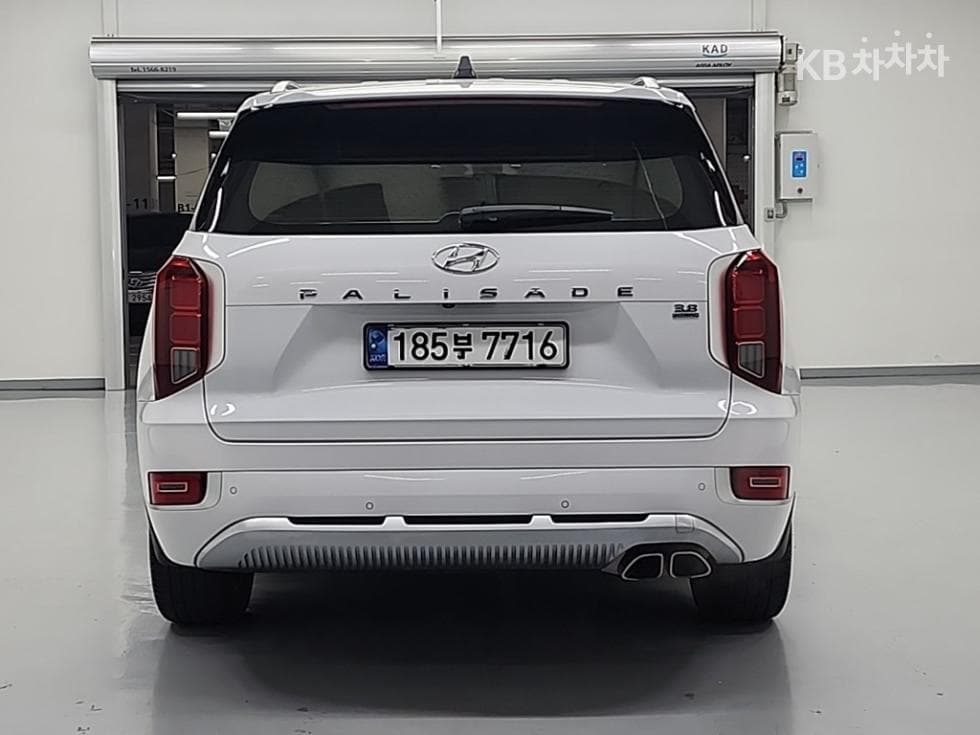 Hyundai Palisade 3.8 Gasoline 7-Passenger AWD Calligraphy - Image 3