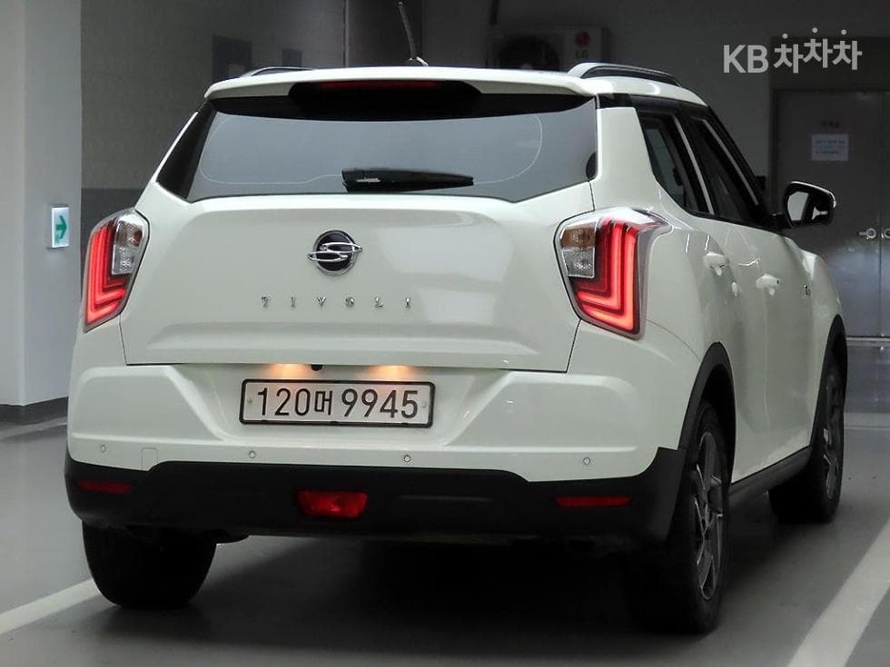 KG Mobility VERY New Tivoli Petrol V3 2WD Base - Image 4