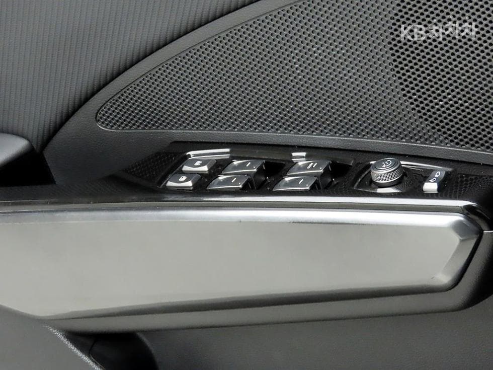 (120mer9945)KGMobility VERY New Tivoli Gasoline V3 2WD Basic - 11