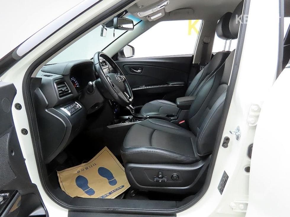 (120mer9945)KGMobility VERY New Tivoli Gasoline V3 2WD Basic - 13