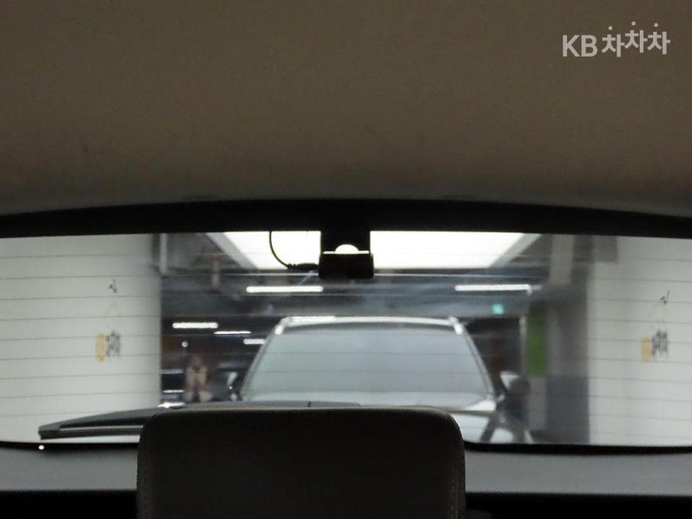 (120mer9945)KGMobility VERY New Tivoli Gasoline V3 2WD Basic - 18