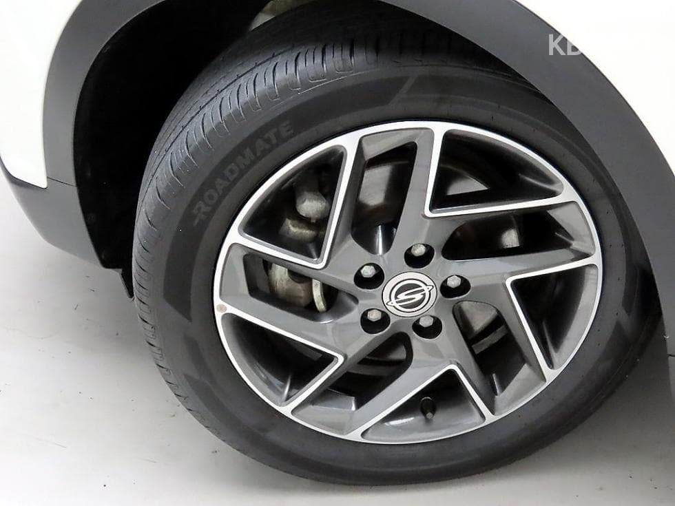 (120mer9945)KGMobility VERY New Tivoli Gasoline V3 2WD Basic - 19