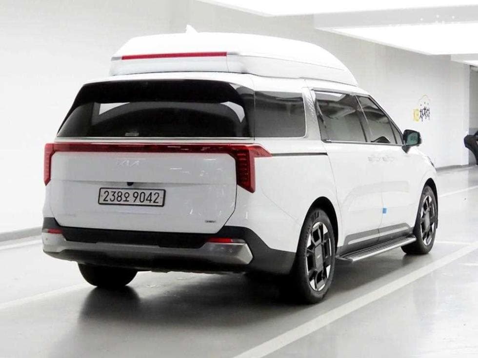 Kia The New (facelift) Carnival Hybrid 4th generationHigh Limousine (Carnival) 1.6 HEV 4-seater Signature - 4