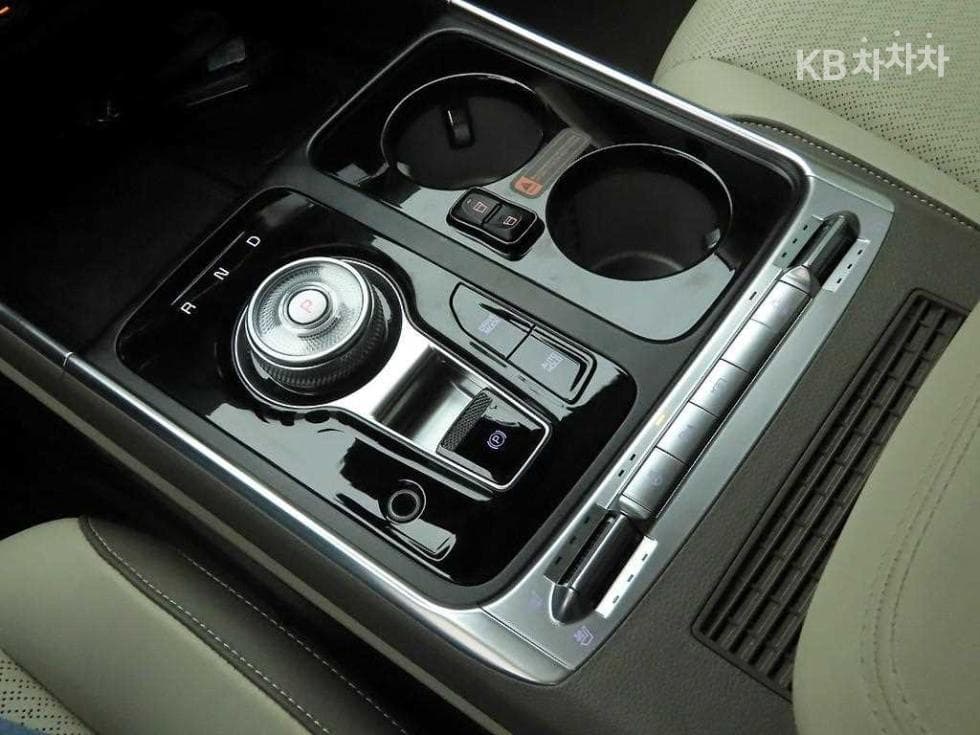 Kia The New (facelift) Carnival Hybrid 4th generationHigh Limousine (Carnival) 1.6 HEV 4-seater Signature - 11