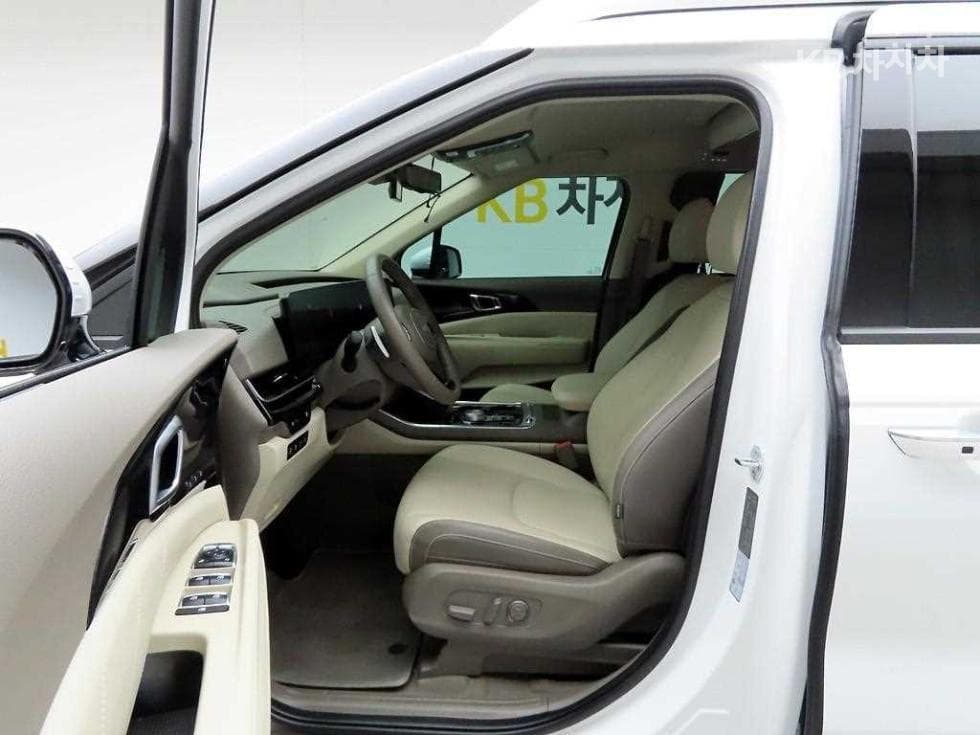 Kia The New (facelift) Carnival Hybrid 4th generationHigh Limousine (Carnival) 1.6 HEV 4-seater Signature - 12