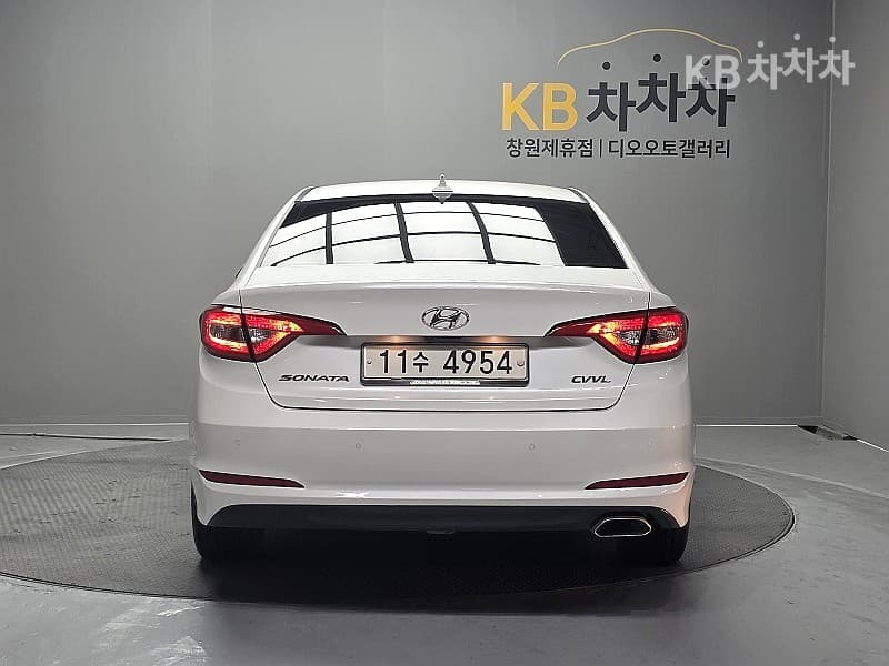 Hyundai LF Sonata 2.0 Style Special - Image 3