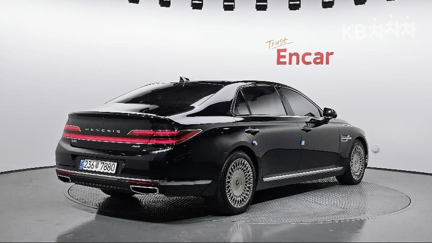 Genesis G90 3.8 GDi AWD Premium Luxury - Image 2