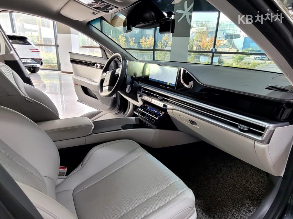 Hyundai All New Grandeur 2.5 Petrol 2WD Exclusive - Image 4