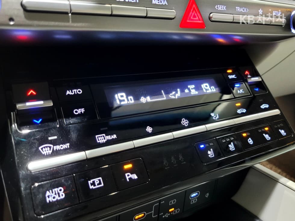 (194H8484)Hyundai All New Granger2.5 Petrol 2WD Exclusive - 20