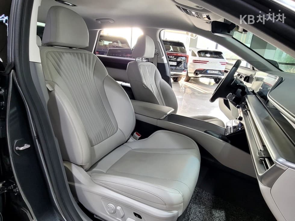 (194H8484)Hyundai All New Granger2.5 Petrol 2WD Exclusive - 26