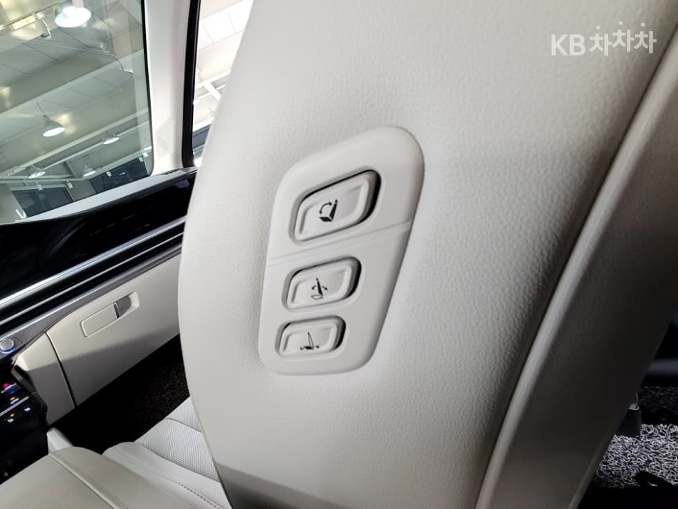 (194H8484)Hyundai All New Granger2.5 Petrol 2WD Exclusive - 28