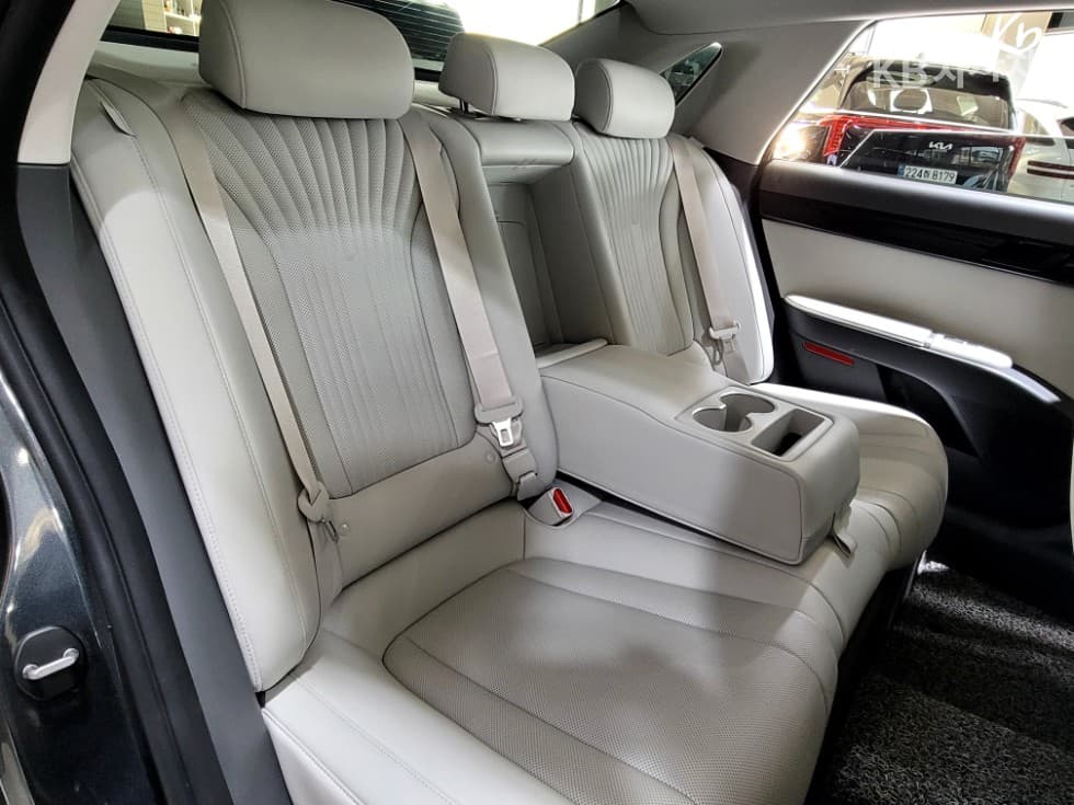 (194H8484)Hyundai All New Granger2.5 Petrol 2WD Exclusive - 30