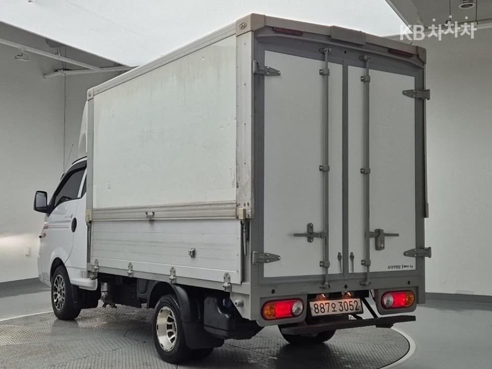 Hyundai Porter2 Super Cab Wingbody Manual Smart - Image 2