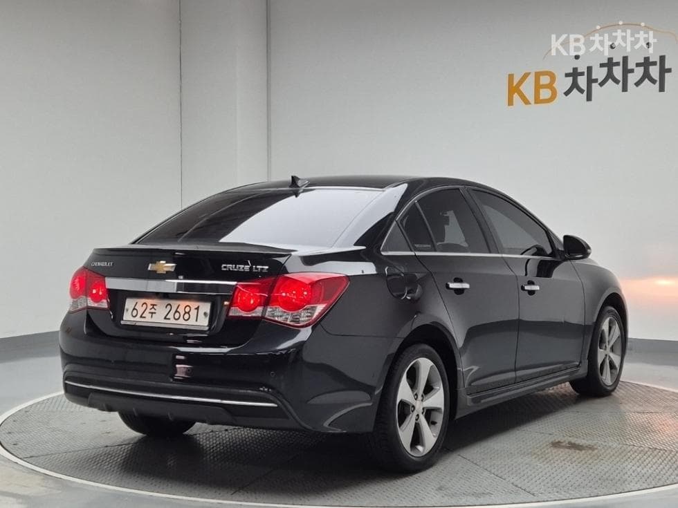 Korea GM Chevrolet Cruze 1.8 LTZ+ Style Package - Image 3