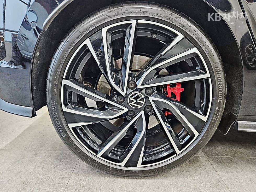 (210go8822)Volkswagen The Golf 8(MK8)2.0 GTI Base - 17