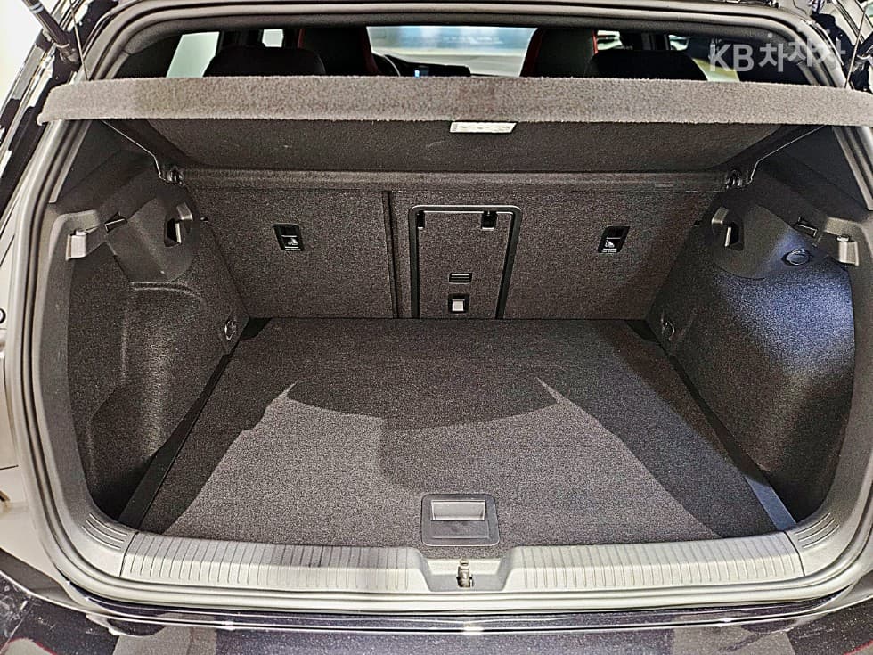 (210go8822)Volkswagen The Golf 8(MK8)2.0 GTI Base - 9