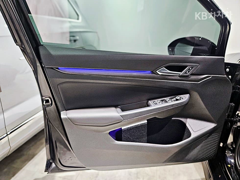 (210go8822)Volkswagen The Golf 8(MK8)2.0 GTI Base - 18