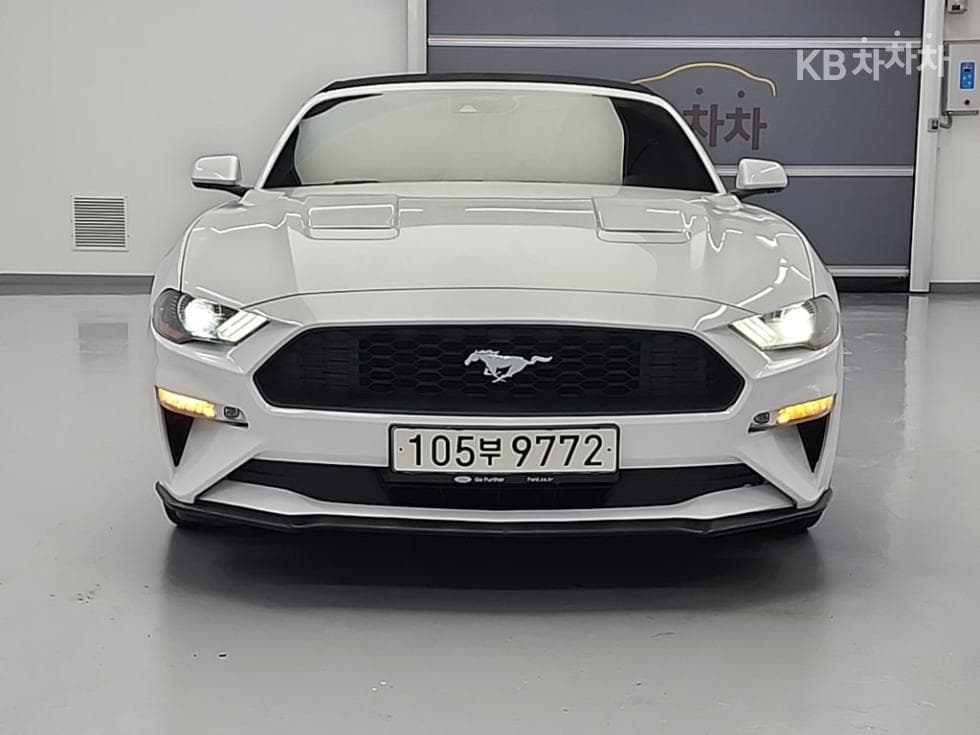 Форд 올Нов머스탱Кабриолет Premium - 2