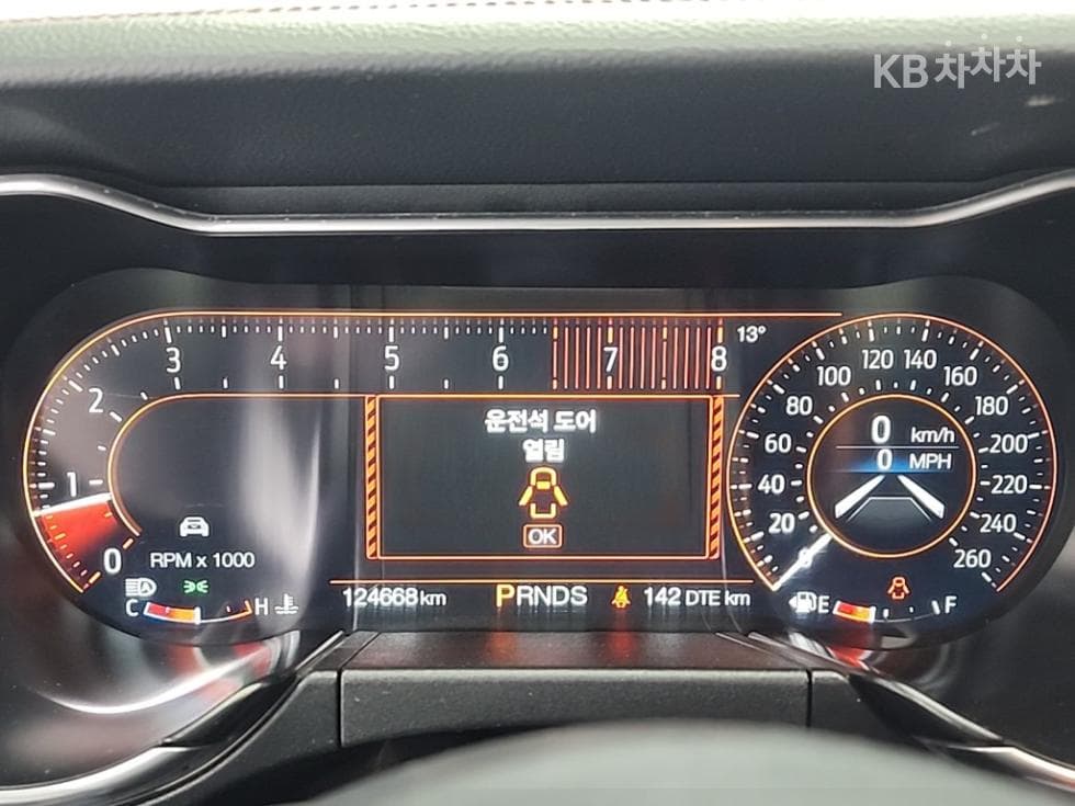 Форд 올Нов머스탱Кабриолет Premium - 6