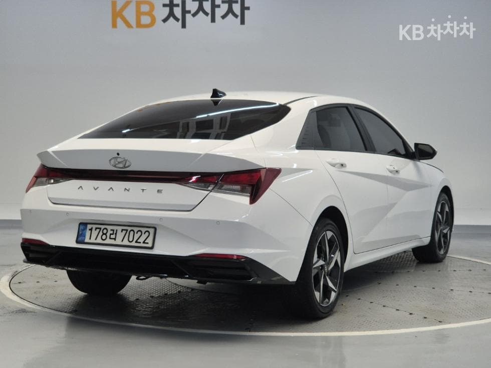 Hyundai All New Avante (CN7) 1.6 Gasoline Modern - Image 3