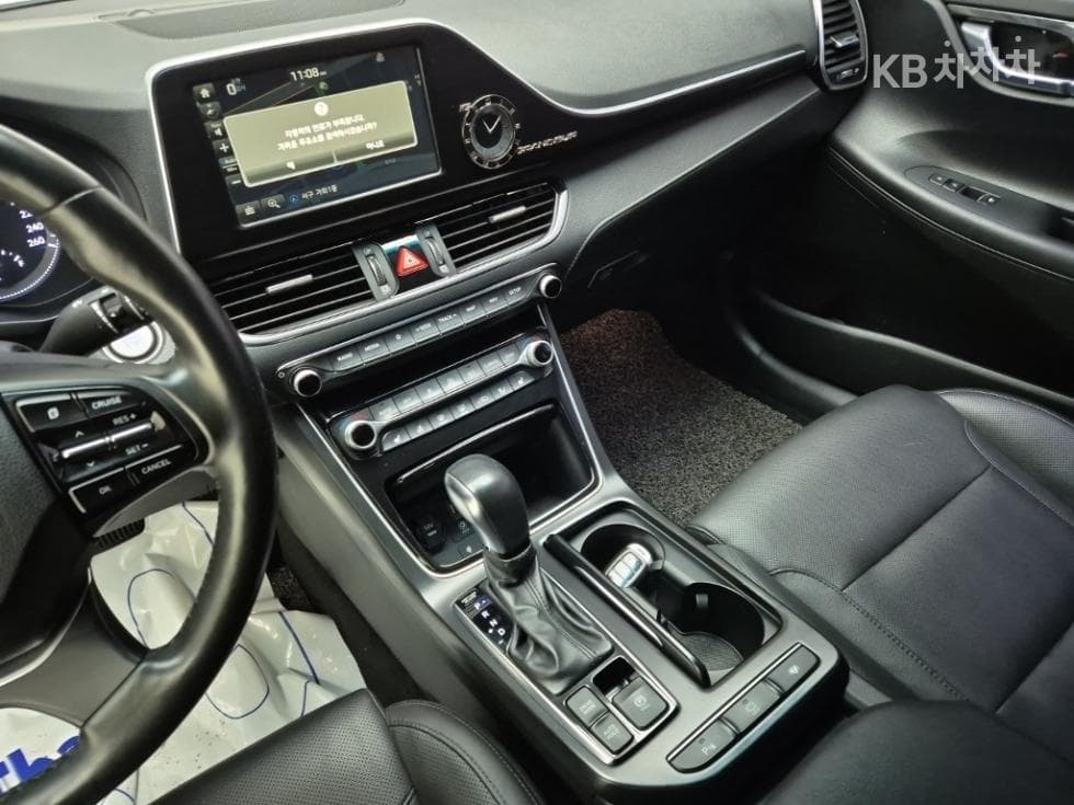 Хюндай Grandeur (Azera)IGРент-а-кар 3.0 Бензин Modern 베이직 Стандартен - 10