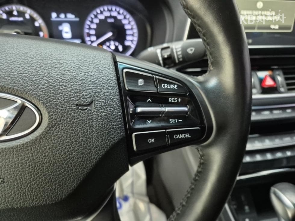 Хюндай Grandeur (Azera)IGРент-а-кар 3.0 Бензин Modern 베이직 Стандартен - 16