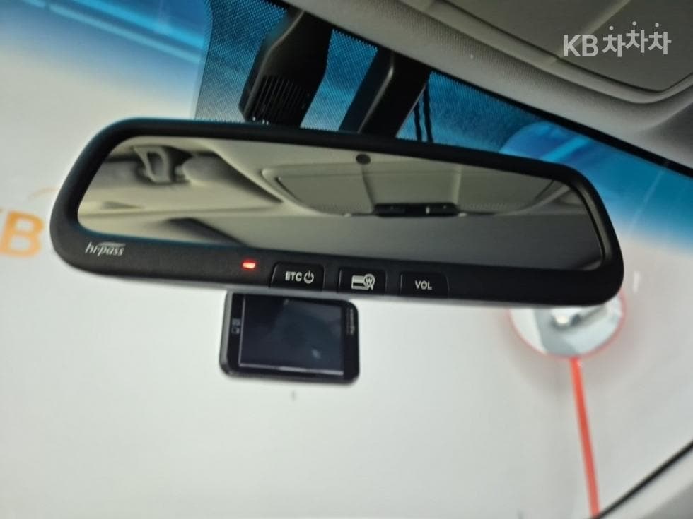 Хюндай Grandeur (Azera)IGРент-а-кар 3.0 Бензин Modern 베이직 Стандартен - 17