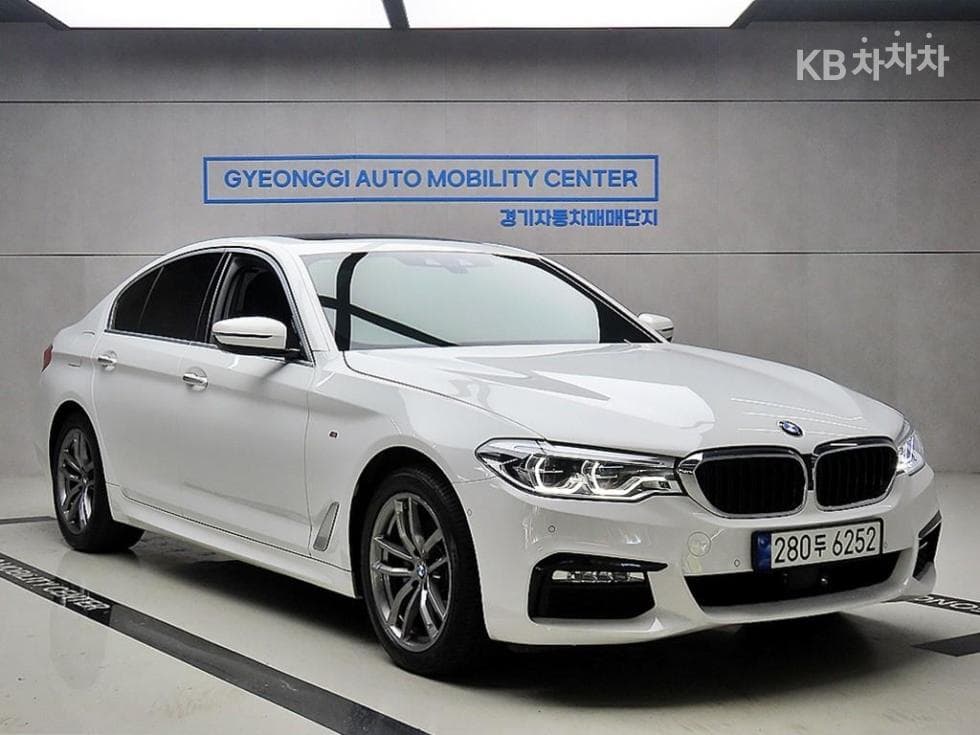BMW 올Нов5 Серия (G30) 520d xDrive M Sport Package Plus - Image 1