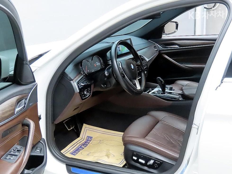 BMW 올Нов5 Серия (G30)520d xDrive M Sport Package Plus - 5
