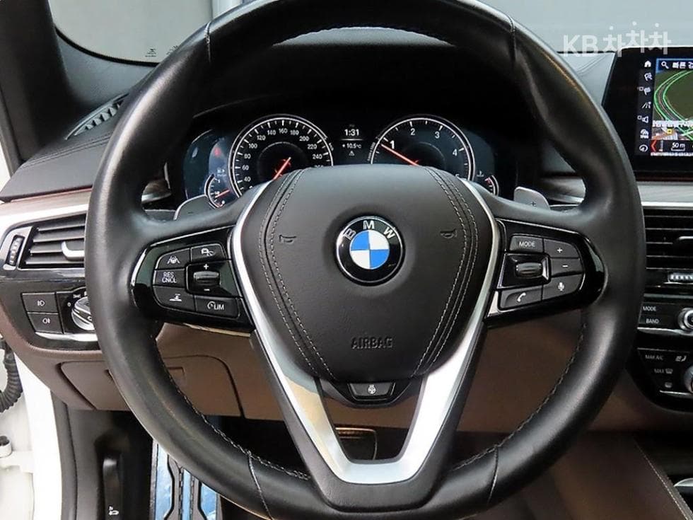 BMW 올Нов5 Серия (G30)520d xDrive M Sport Package Plus - 9