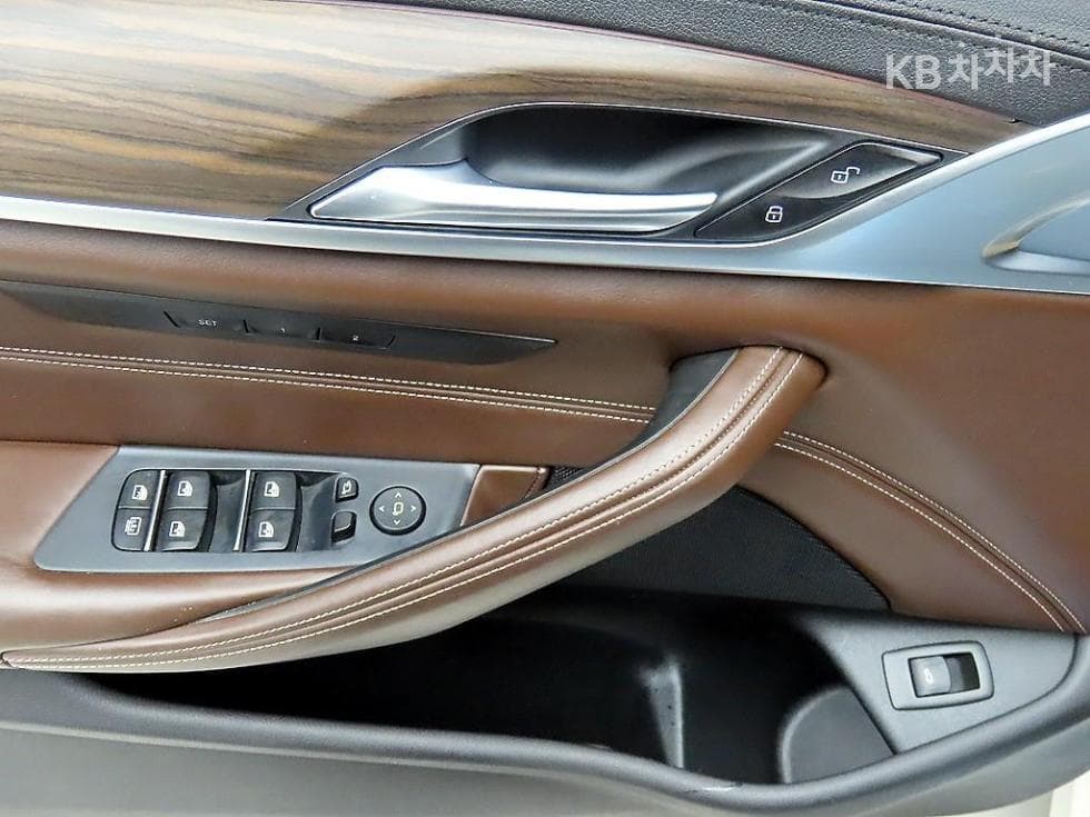 BMW 올Нов5 Серия (G30)520d xDrive M Sport Package Plus - 11